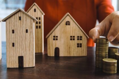 Para calcular a depreciação do carro, você pode usar métodos como o linear, de soma dos dígitos ou de saldos decrescentes. Es