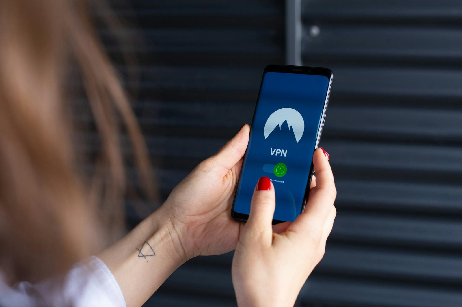 Como Proteger o Celular de Vírus e Hackers: O Guia Definitivo para Blindar seu Smartphone — como proteger o celular de vírus