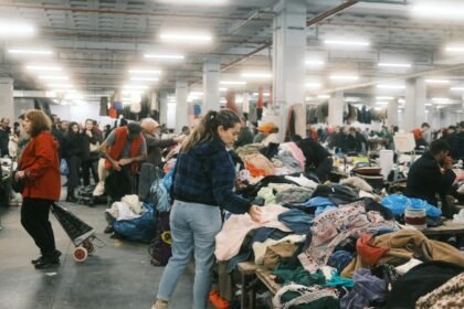 Desvende o Estilo: Guia Definitivo para Usar Roupas de Segunda Mão com Elegância e Personalidade — como usar roupas de segund