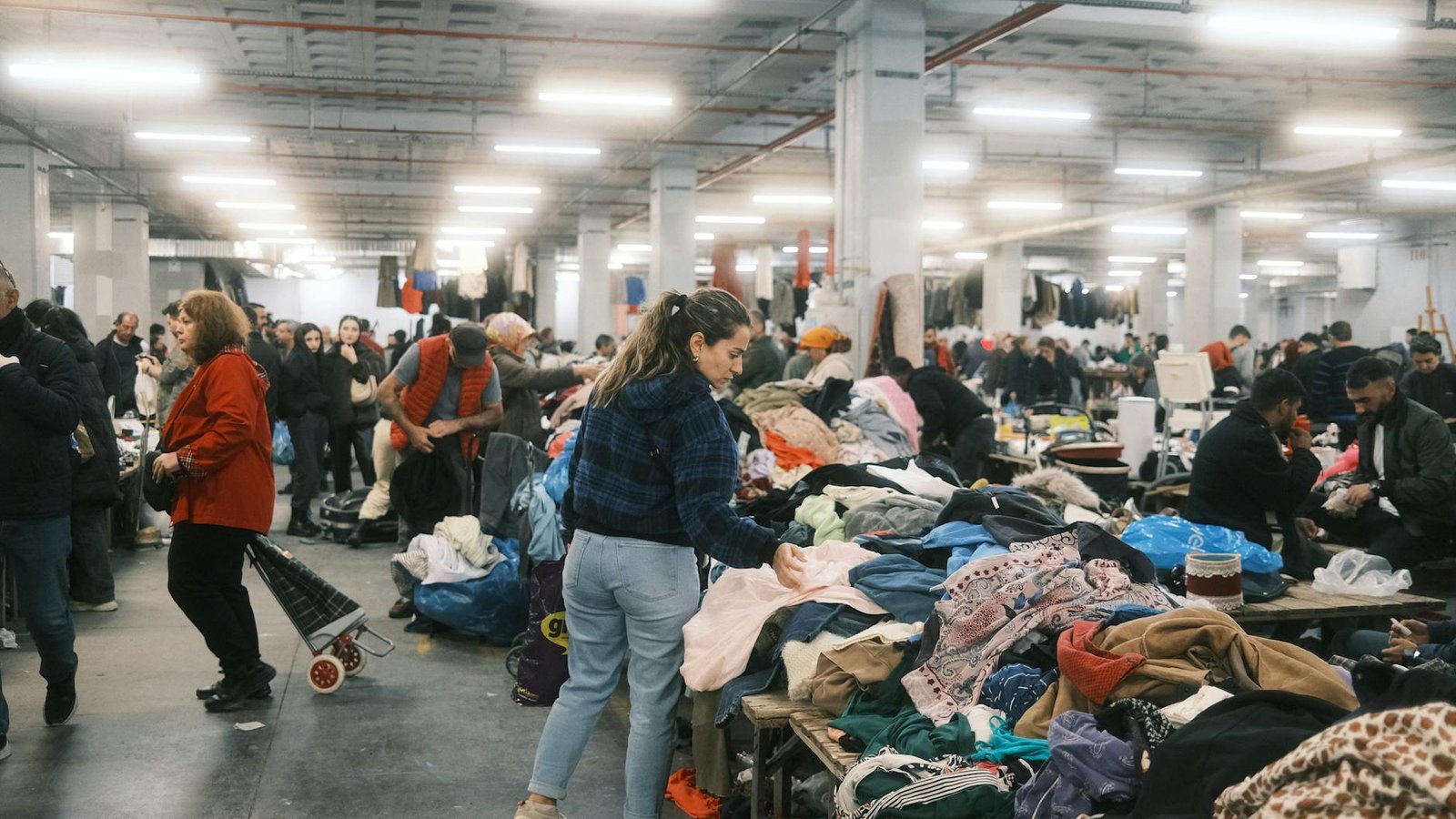 Desvende o Estilo: Guia Definitivo para Usar Roupas de Segunda Mão com Elegância e Personalidade — como usar roupas de segund