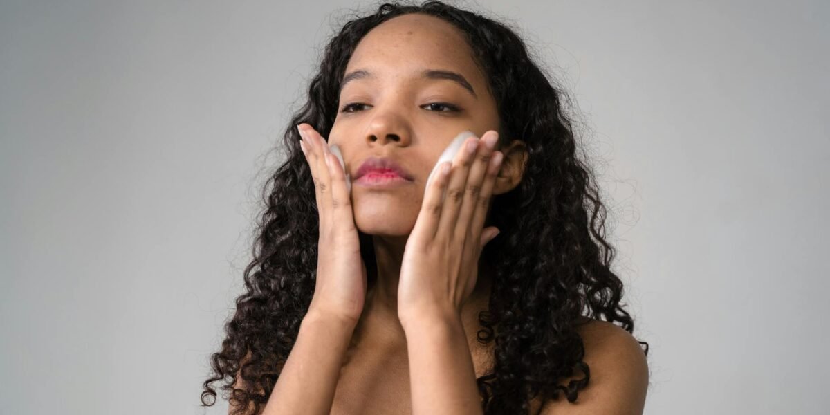 Pele Radiante Sem Gastar Muito: O Guia Definitivo de Skincare Econômico — dicas de skincare para ter pele bonita sem gastar m
