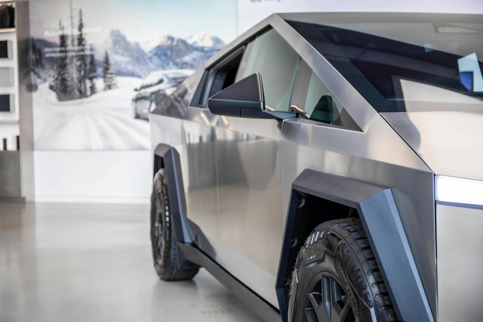 Para as tendências do mercado automotivo no Brasil em 2026, espera-se uma forte aceleração da eletrificação com mais modelos